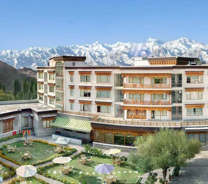 Mountain view of Hotel